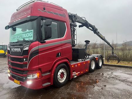 Scania R650 6x4 m. aftagelig kran Trækker